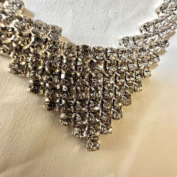 Rhinestone statement necklace - Picture 4 of 9